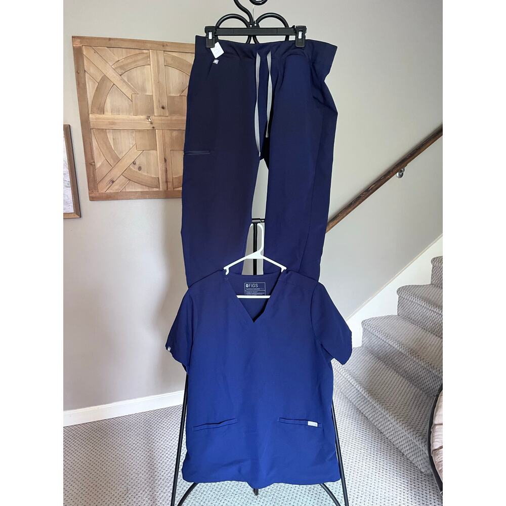 Figs W blue scrub set, pants size L/P, top size L
